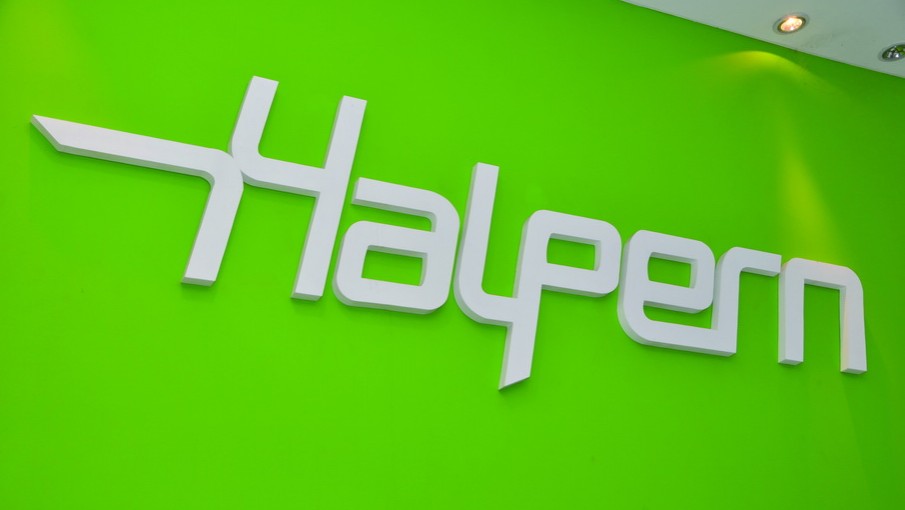 Halpern se muda e innova