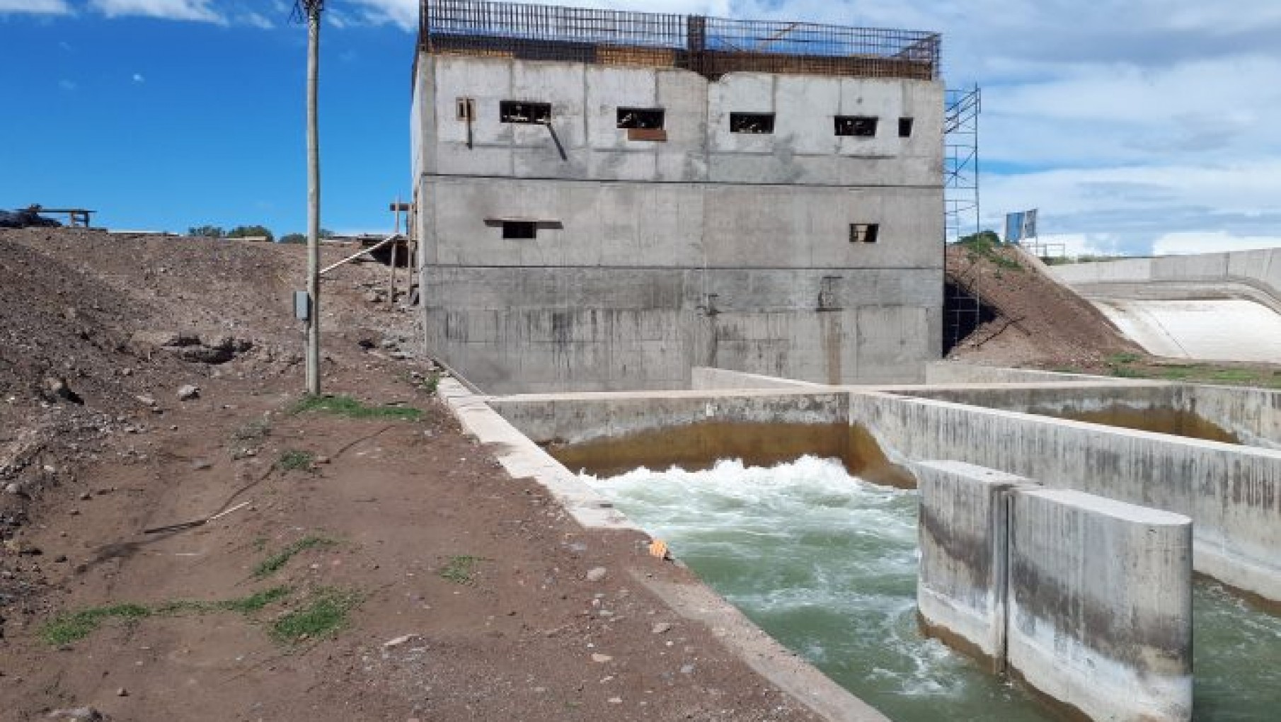 Más energías limpias: el pequeño aprovechamiento hidroeléctrico Benegas, en las pruebas finales