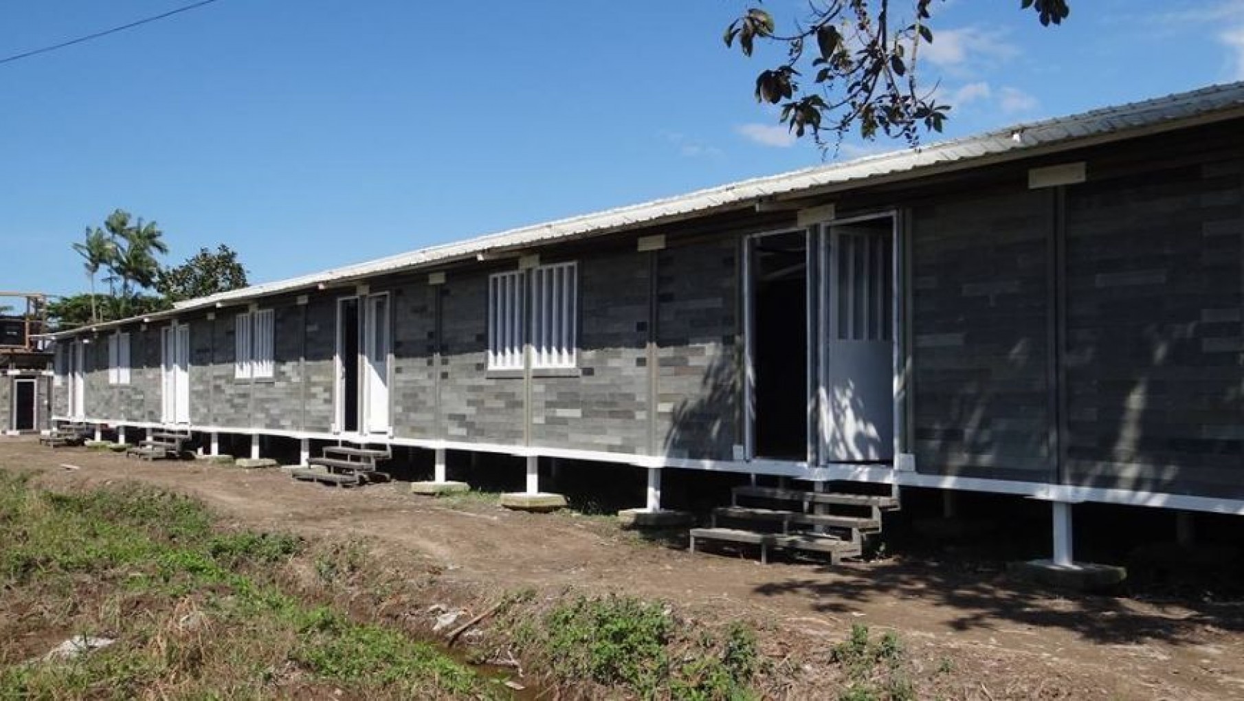Planean hacer casas con plástico reciclado