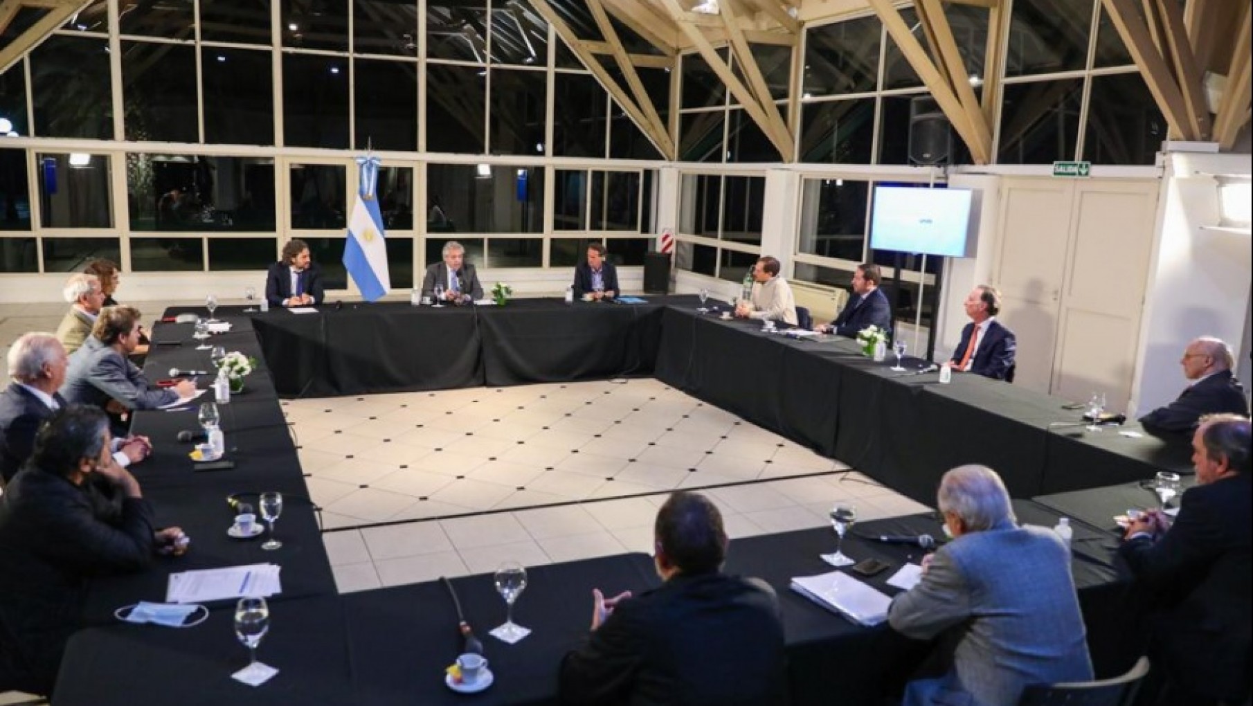 Fernández se reunió con representantes del sector de la construcción