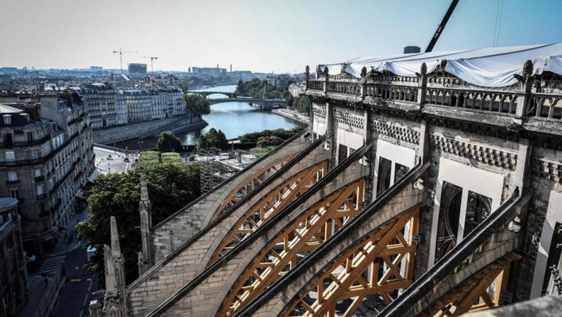 A un año del incendio de Notre Dame, la reconstrucción está paralizada por el coronavirus