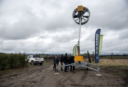 Ya están en Mendoza las primeras máquinas anti heladas del país