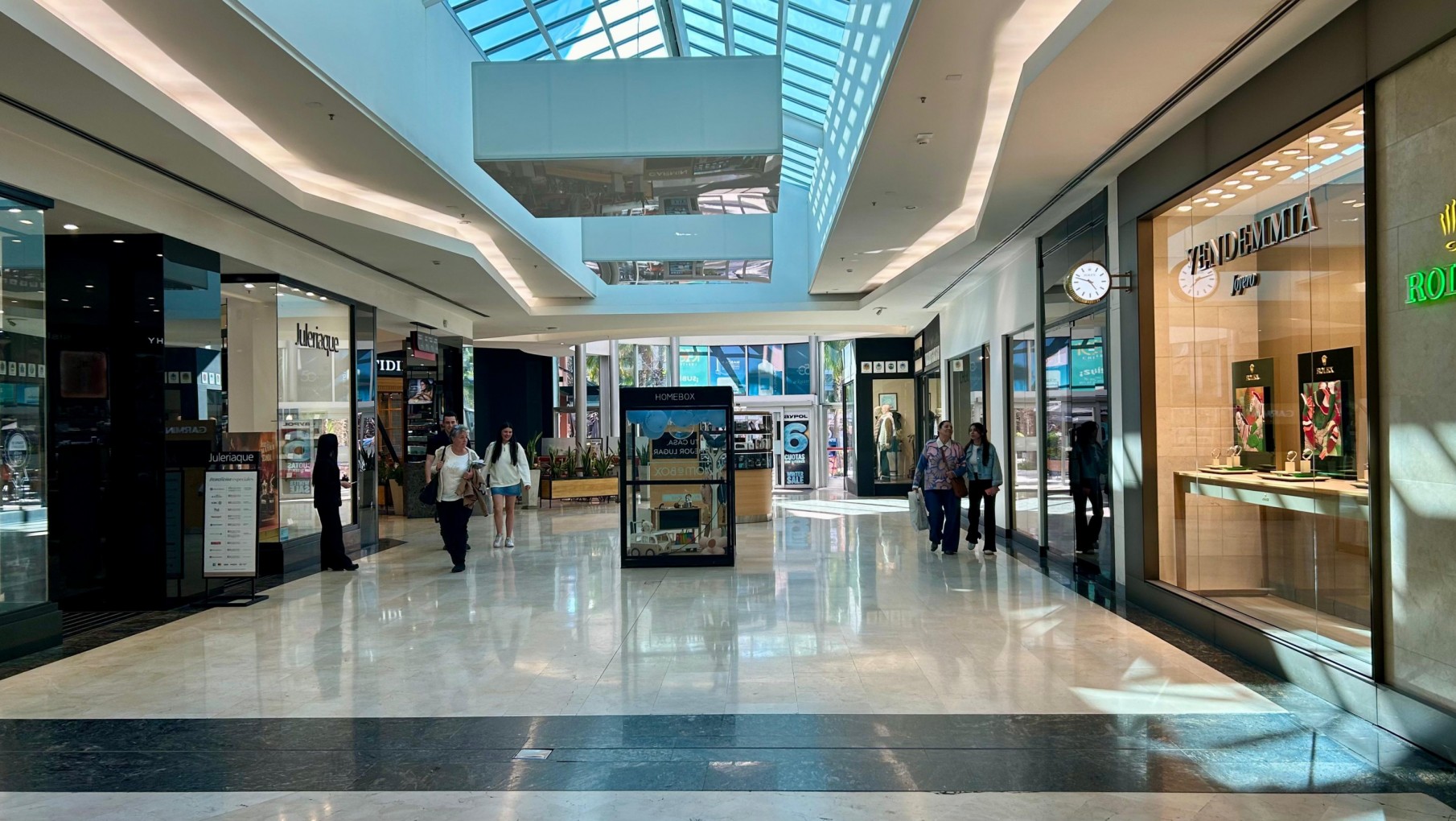 Un importante centro de compras continúa sumando marcas destacadas