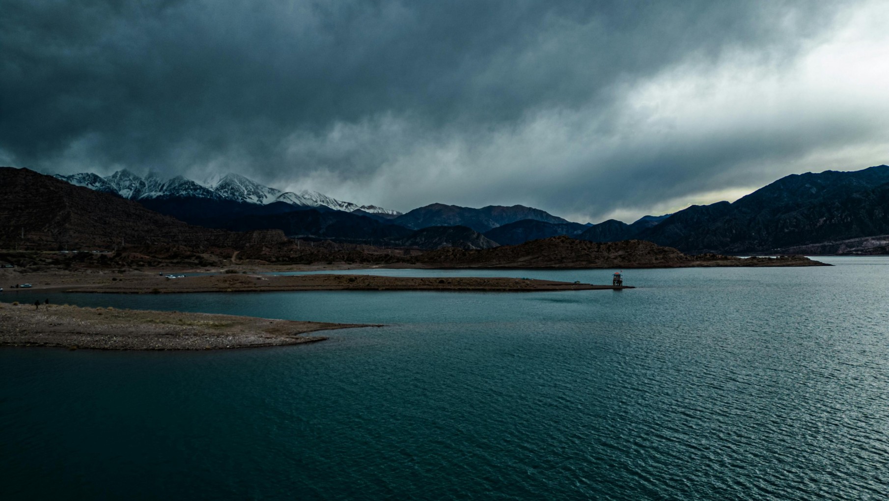 Costazur: un proyecto turístico y comercial para el Perilago de Potrerillos