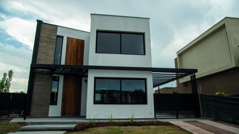 Casa Puente: de la irregularidad a la identidad arquitectónica