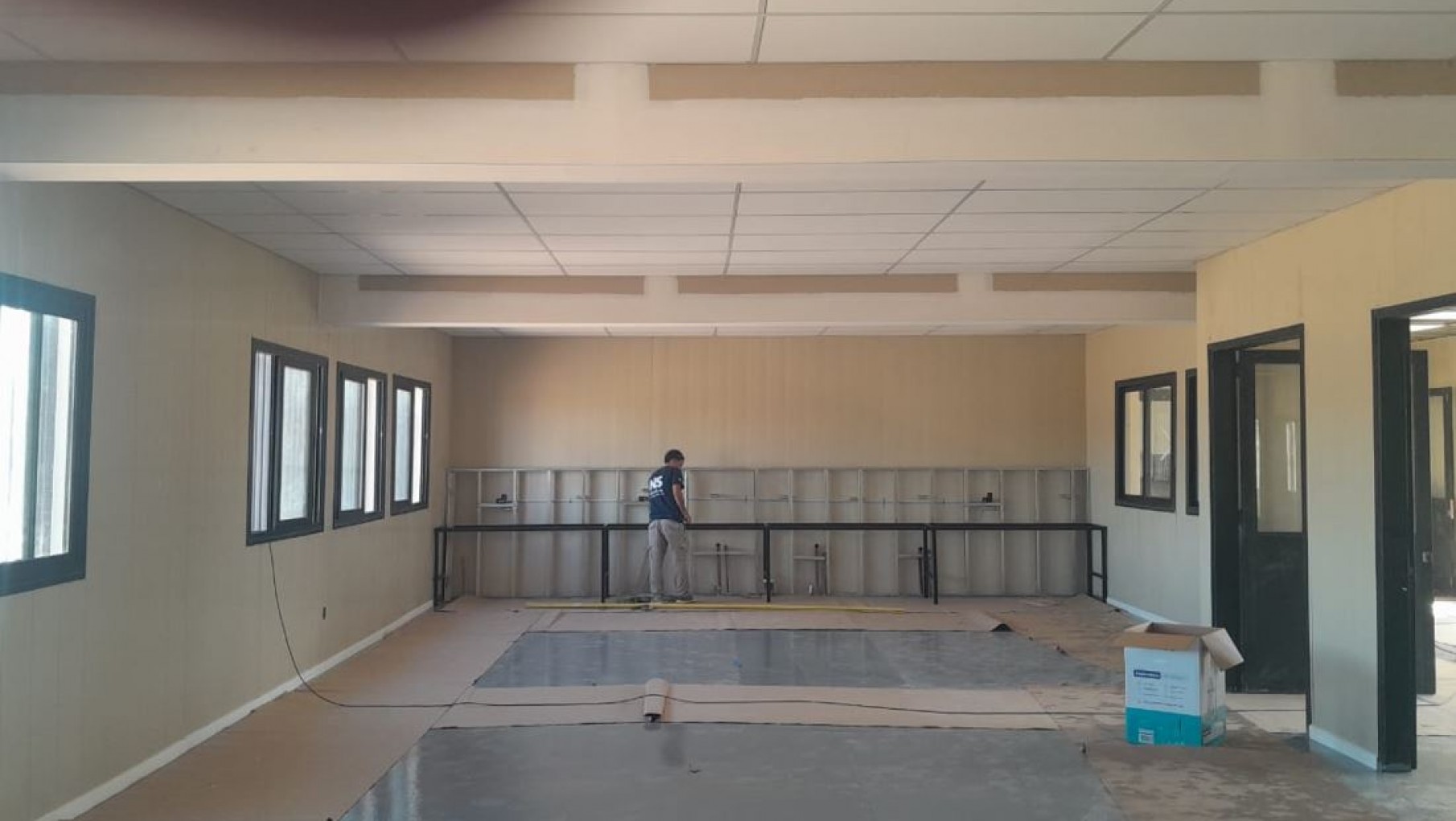 Mendoza invierte $99.000 millones en el "hardware educativo"