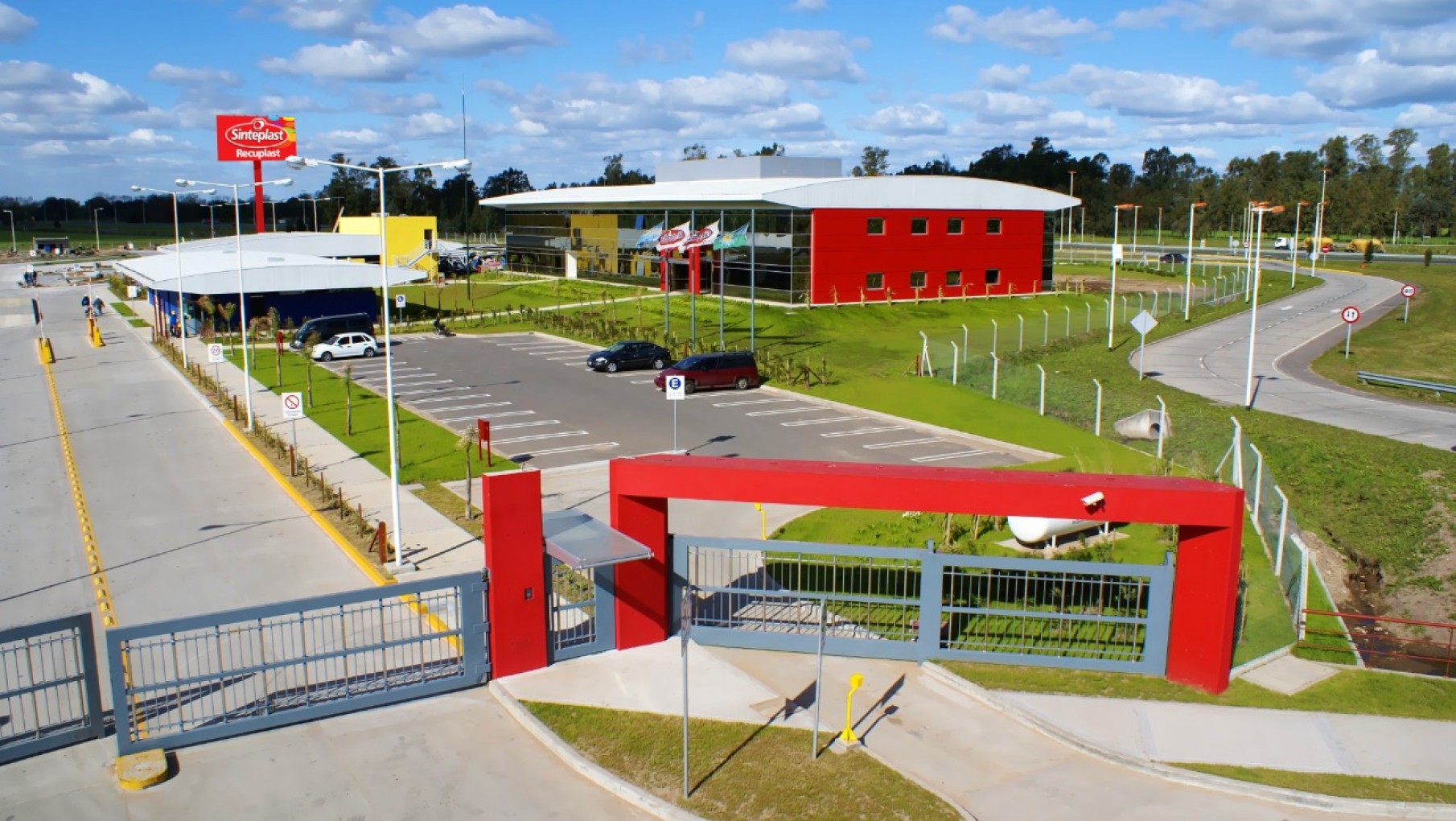 Se acelera el crecimiento de Sinteplast en Mendoza