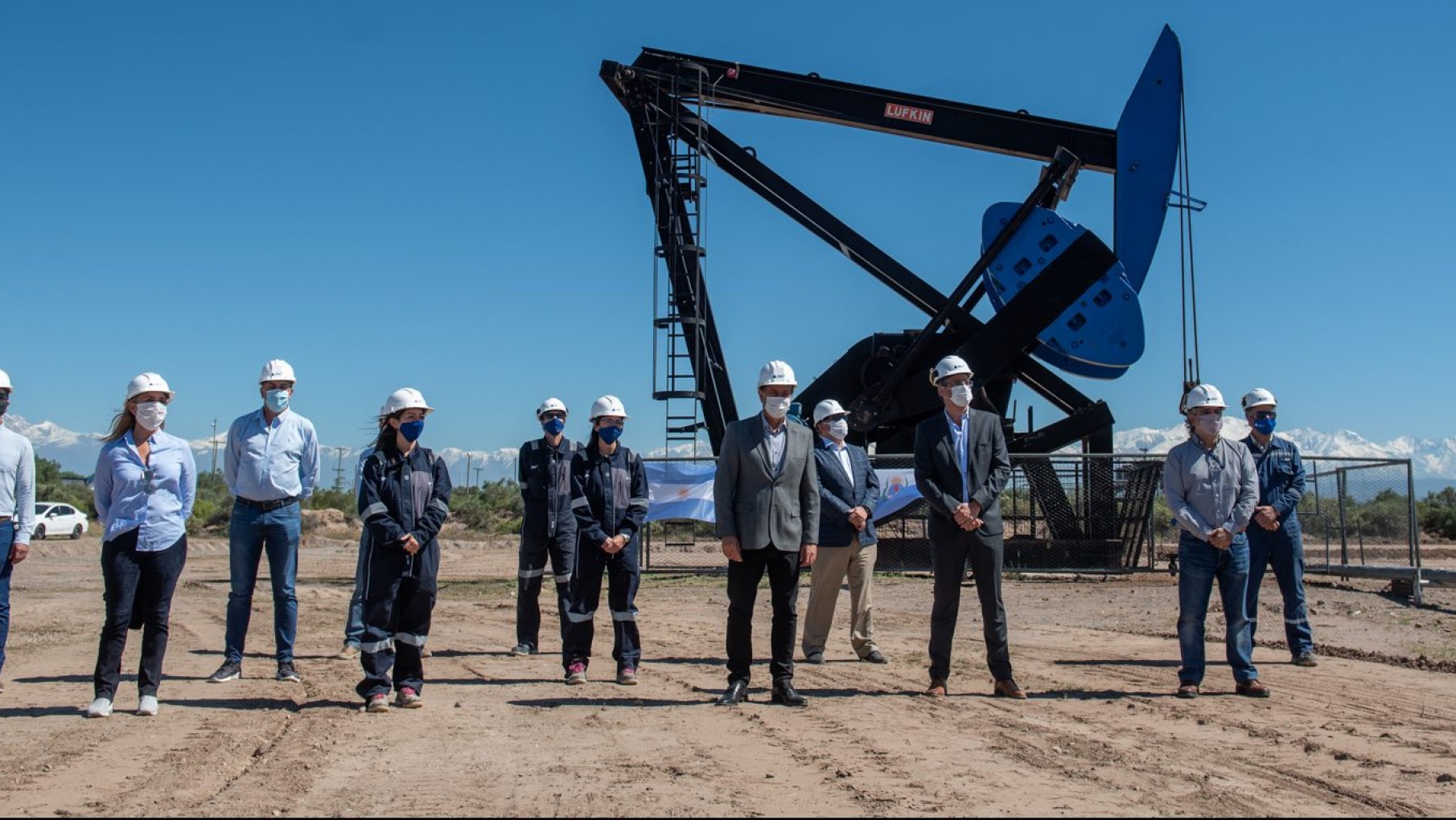 Mendoza Activa Hidrocarburos: Suarez visitó uno de los yacimientos que se reactivaron