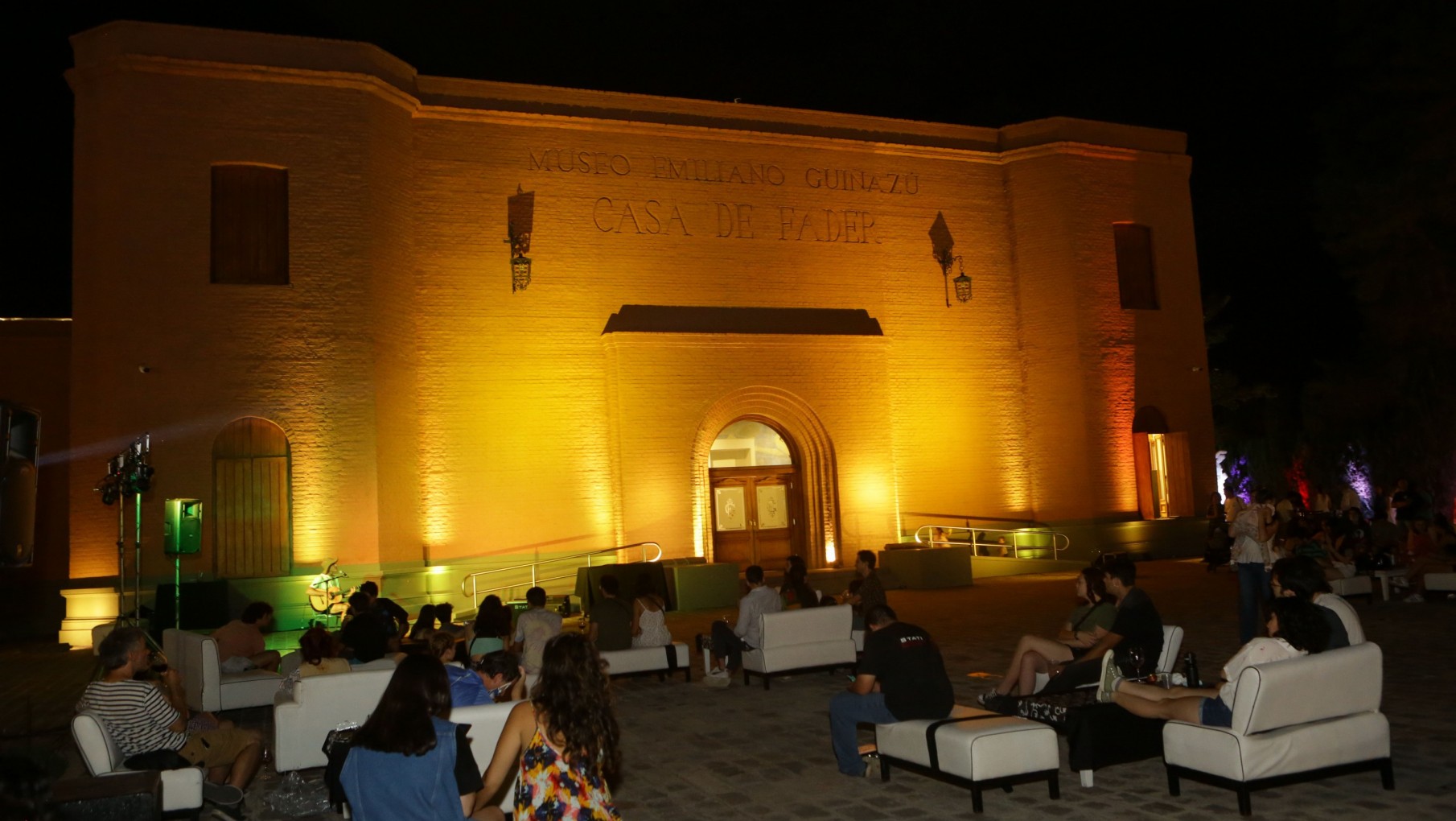 Exitosa edición navideña de Flor de Feria en el Museo Fader