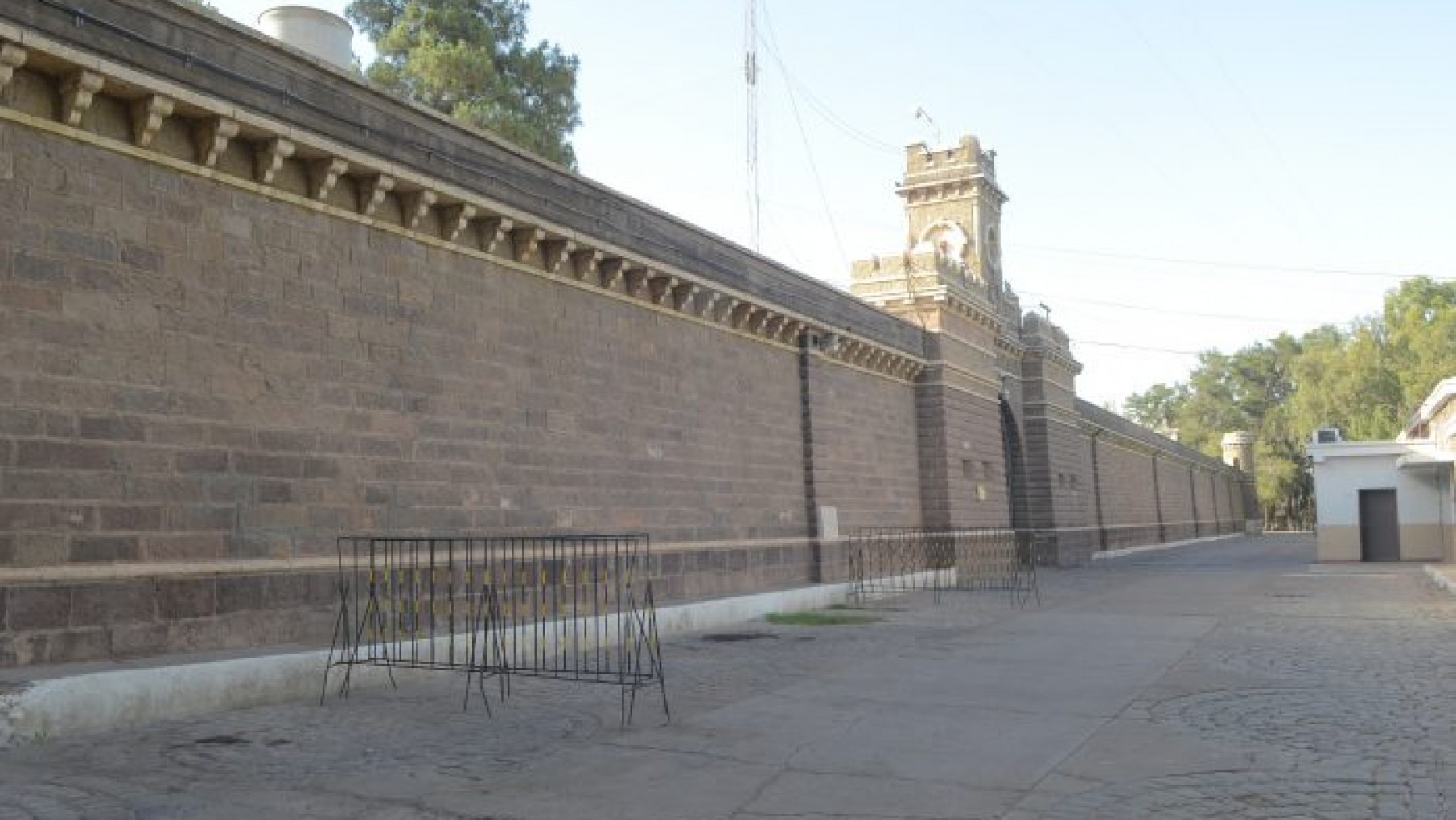 Reprograman la fecha de la apertura de ofertas para una obra en el penal de San Felipe