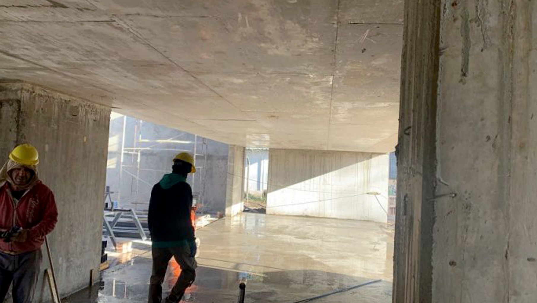 Así avanza una moderna obra escolar que combina sistemas de construcción tradicional e industrial