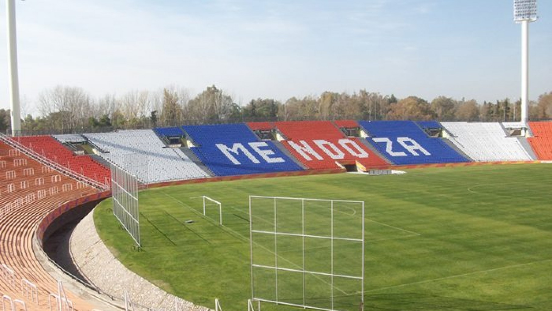 El Estadio Malvinas Argentinas cumplió 44 años