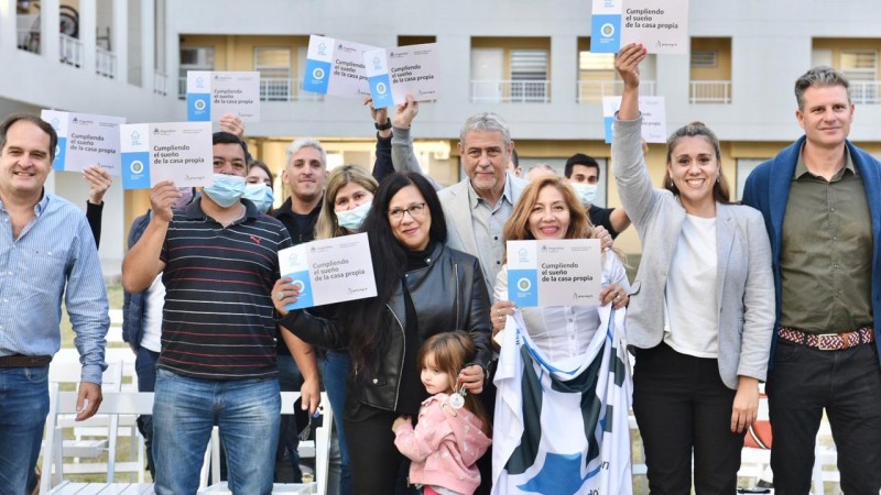 Atención beneficiarios de Procrear, alertan por cuentas falsas y estafadores