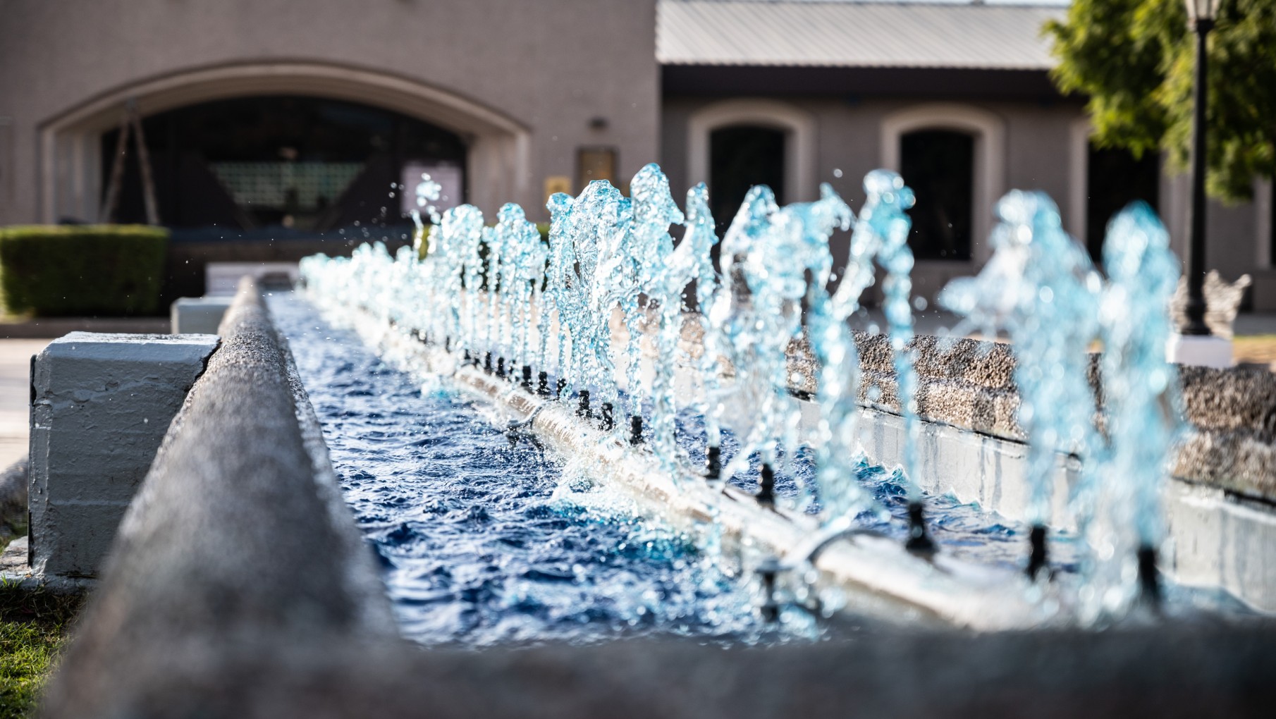 Convocan a participar de un concurso para poner en valor una fuente de una histórica plaza