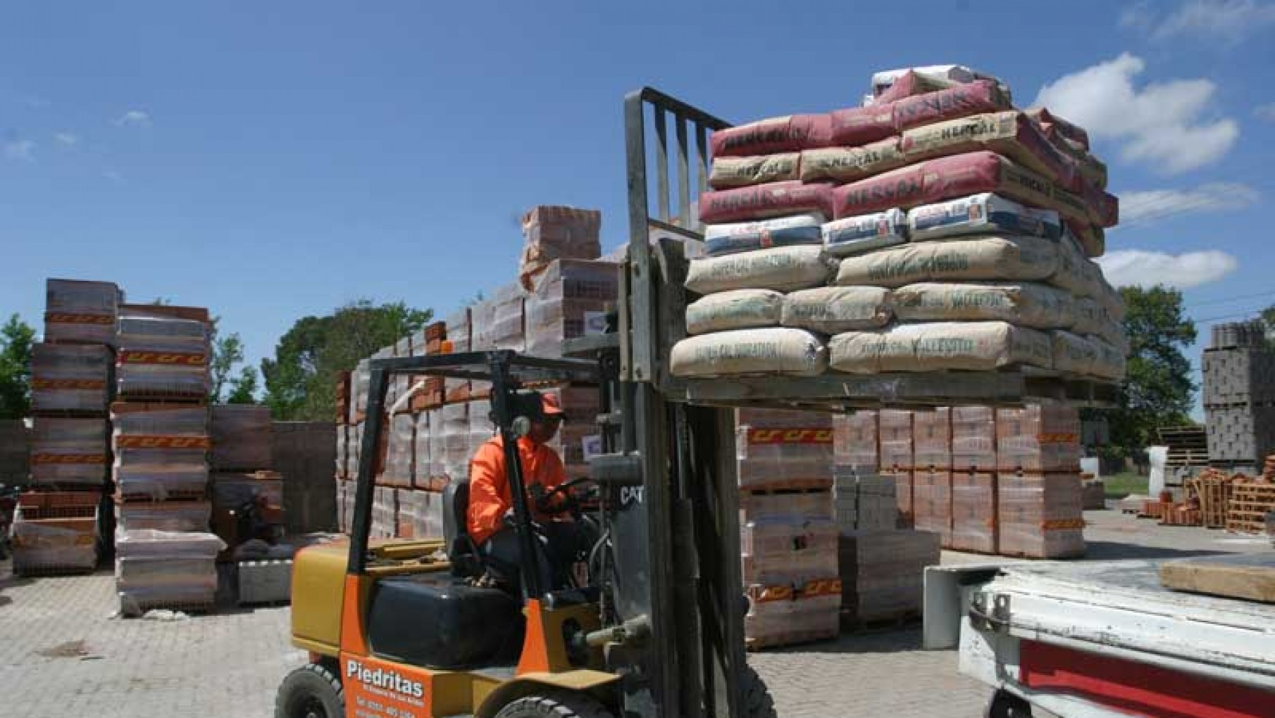 Materiales de construcción: Los proveedores no entregan listas de precios en Mendoza