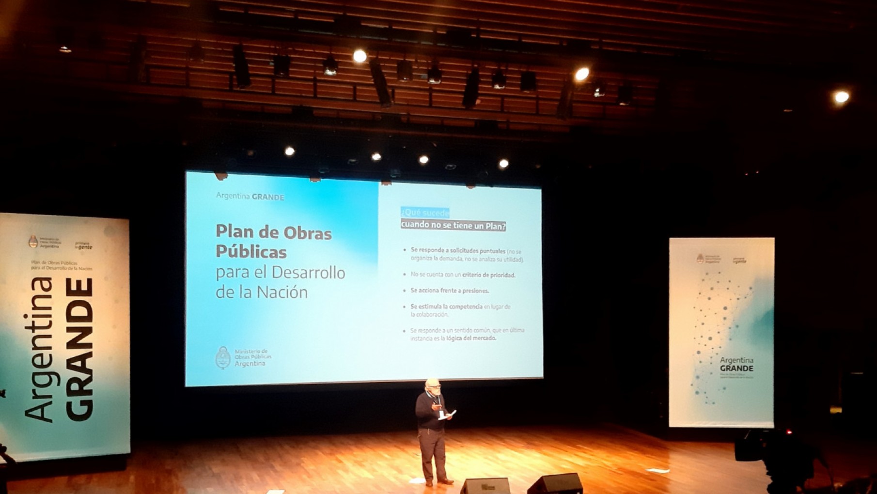 Katopodis sale a mostrar gestión y reedita su plan de obra pública