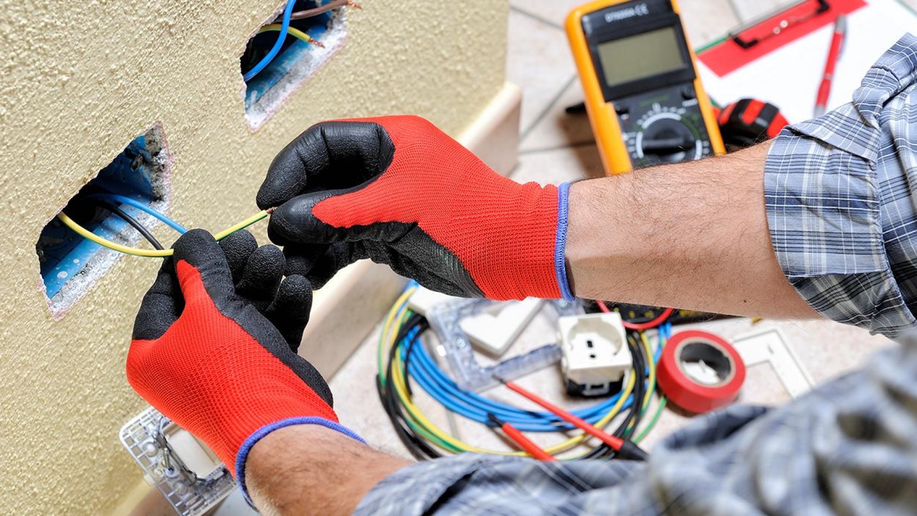 Una Universidad mendocina lanza una diplomatura en instalaciones eléctricas domiciliaria-comercial hasta 10kw