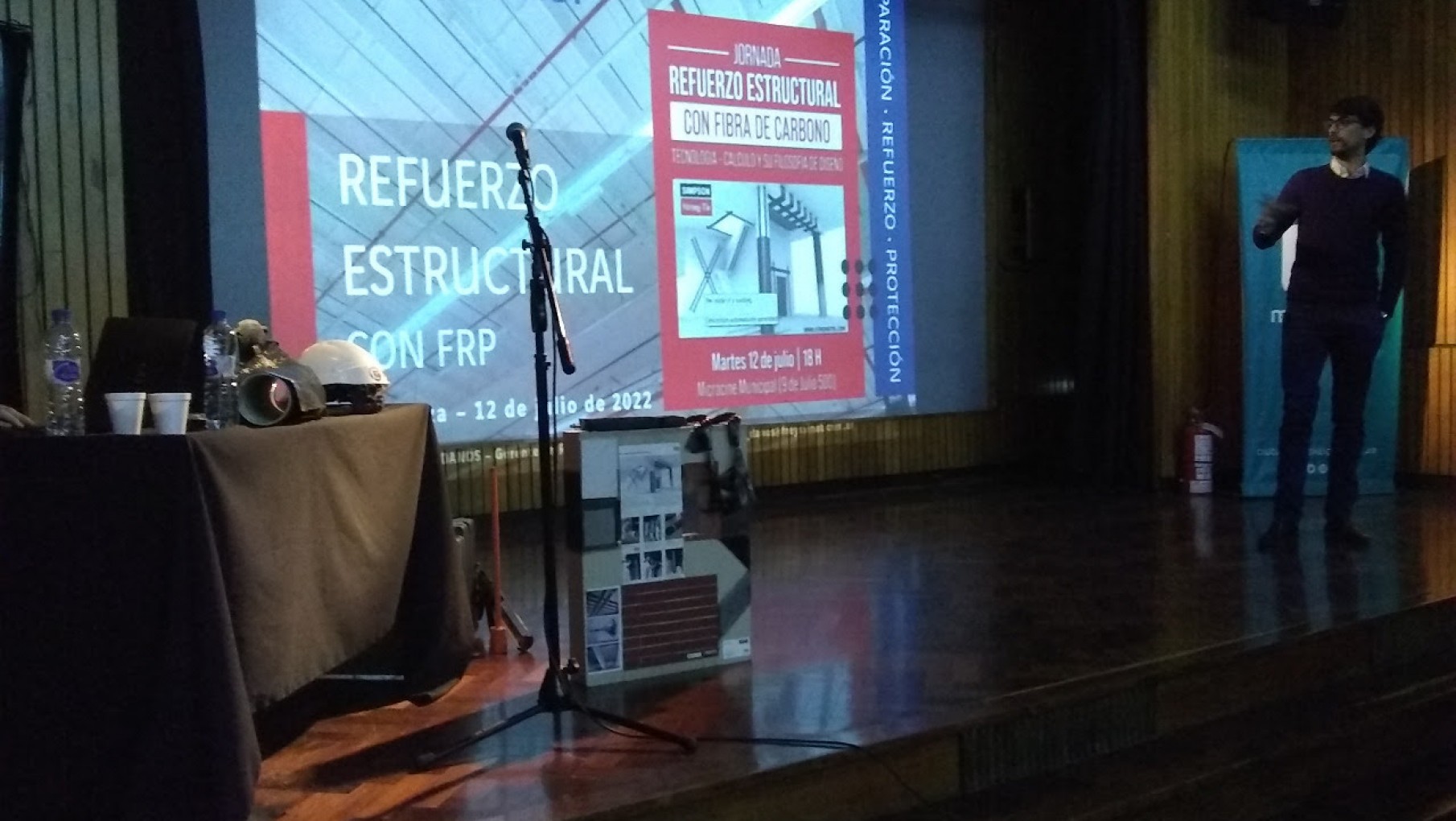 Realizan una jornada sobre refuerzo de estructuras en construcciones edilicias