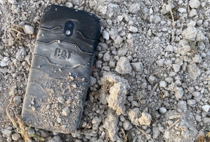 Este es el smartphone ideal para quienes trabajan en la construcción 