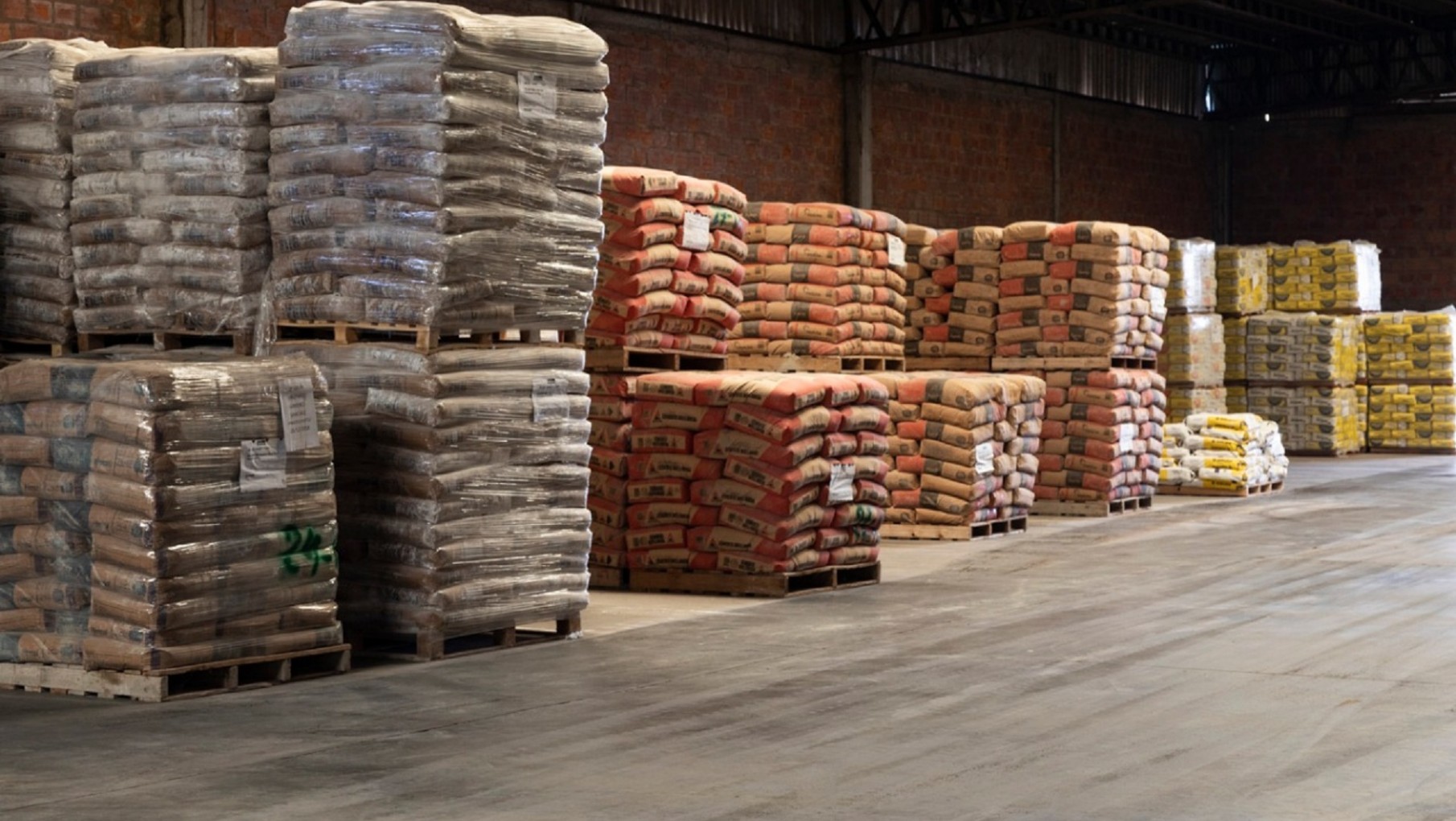 Incierto panorama de la venta de materiales de construcción