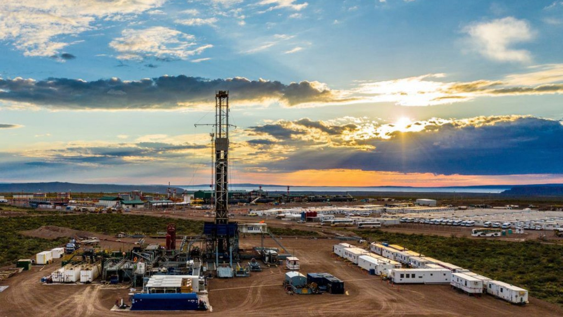 Neuquén busca duplicar la producción de petróleo en dos años