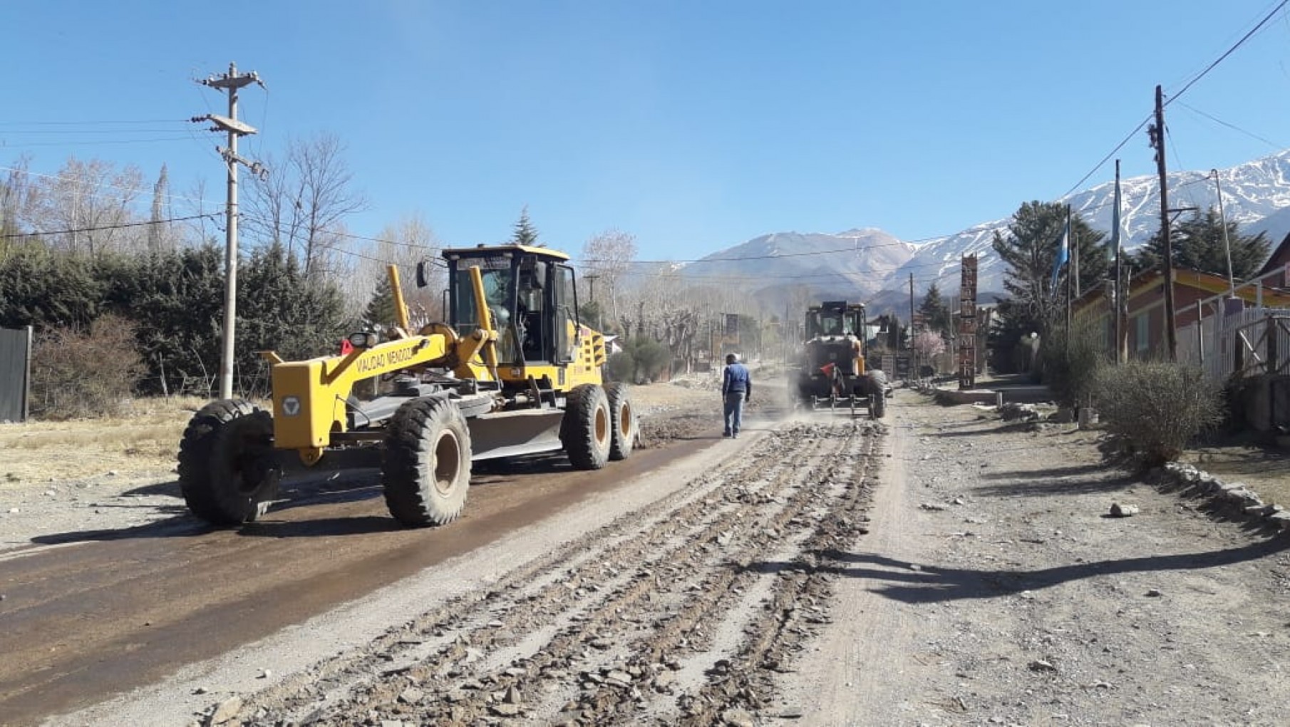 Llega el asfalto a dos de las villas más turísticas de la montaña