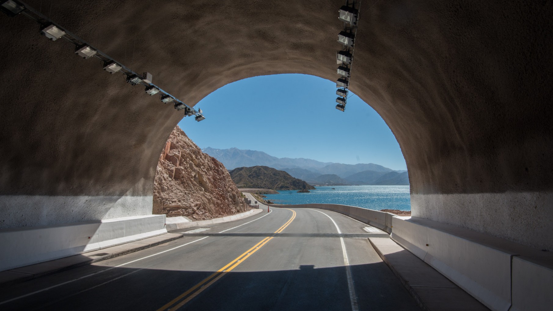 El túnel más famoso de Mendoza será iluminado con nuevos equipos LED de última generación