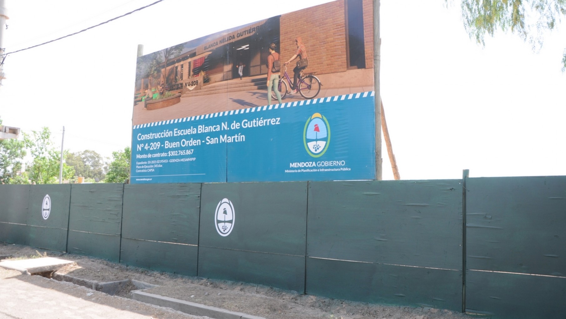 Invierten más de 300 millones en la construcción de una escuela