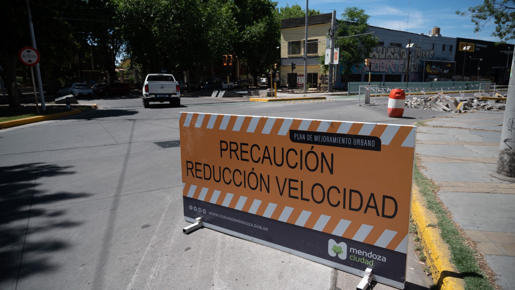 Atención: por obras reducen el tránsito en una importante calle de la quinta sección