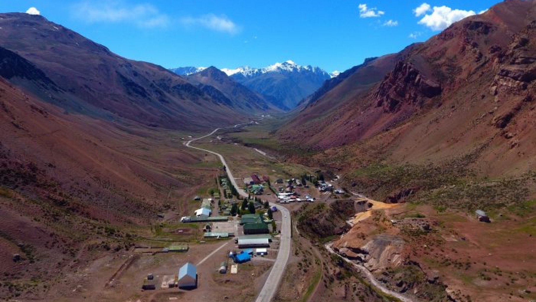 Plan del Gobierno: Construcción de viviendas, mejoras viales, creación de escuelas y centros de salud