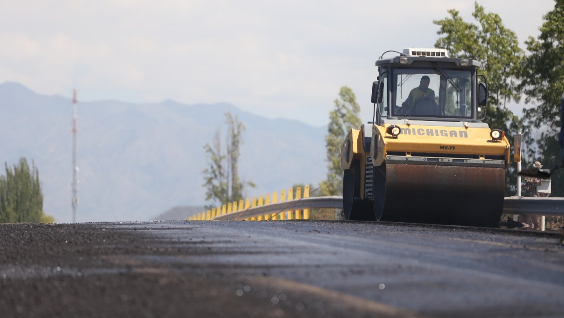 Nuevas obras de asfaltado para tres distritos del Gran Mendoza