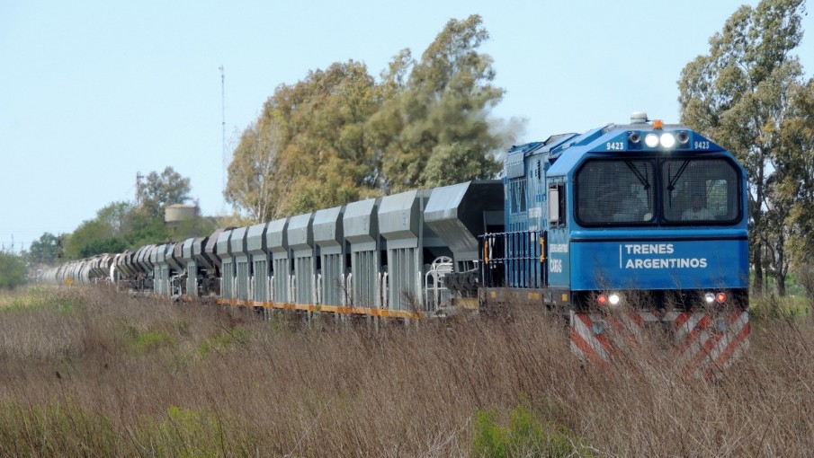 El tren de cargas consolida su rol estratégico para la industria de la construcción 