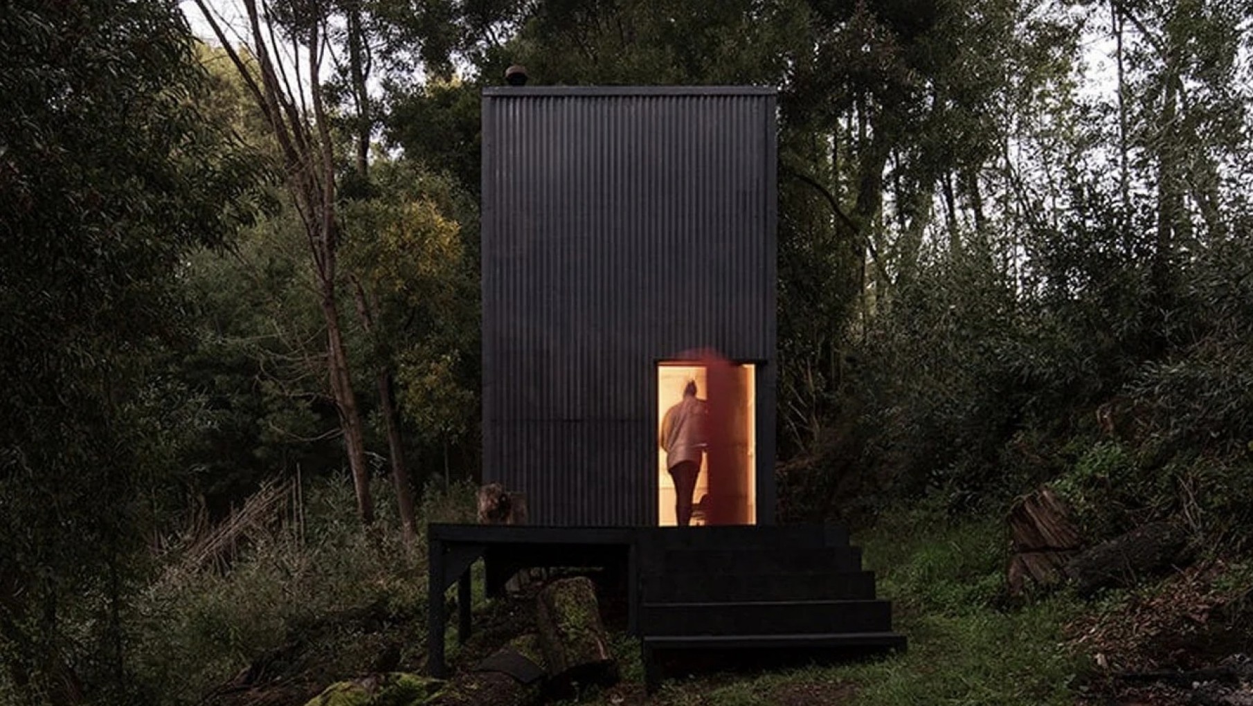 Tiny house de 3x3 metros en el bosque del sur de Chile