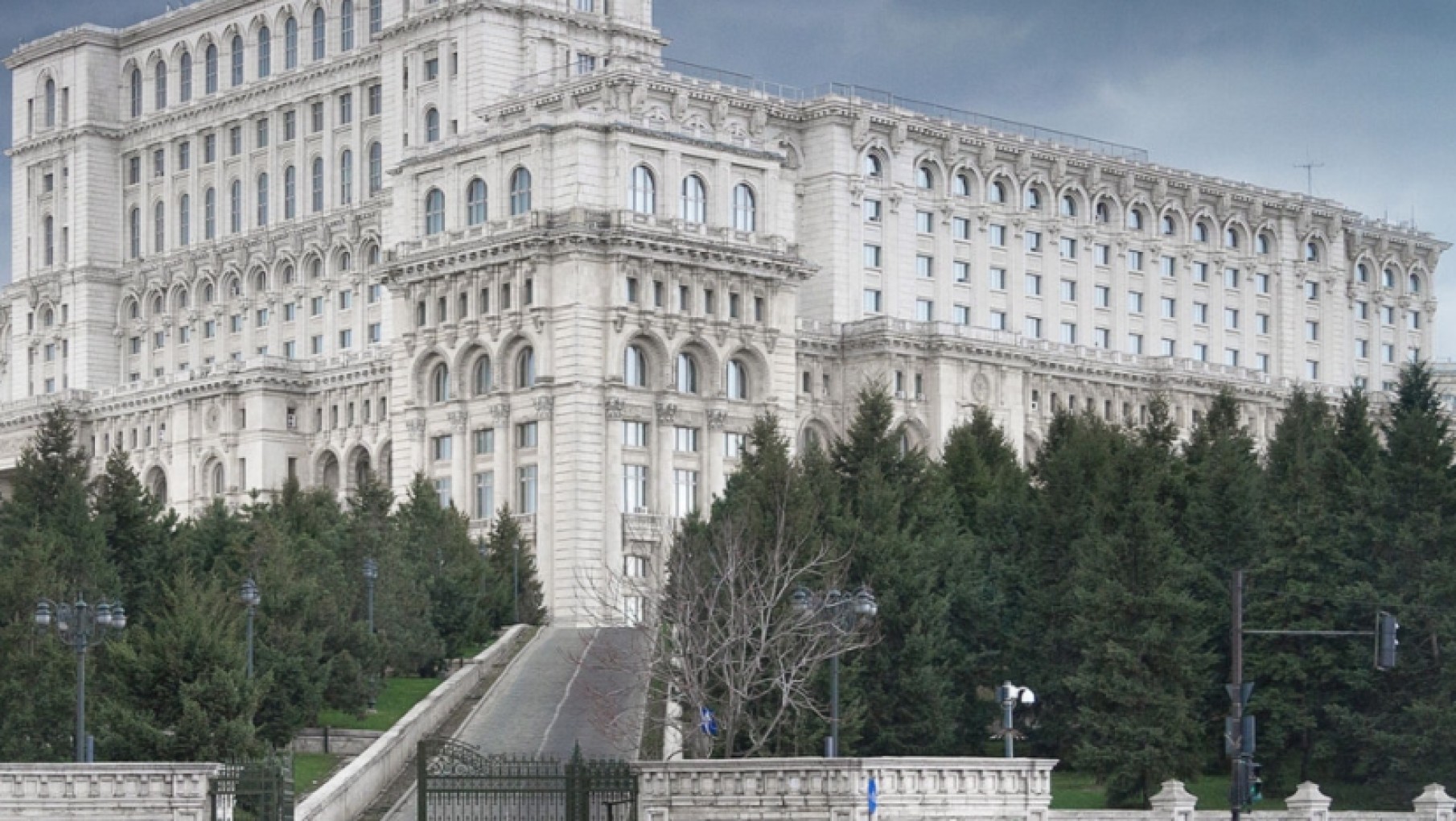 Cómo es el edificio más pesado del mundo