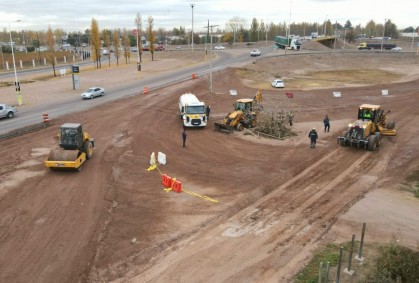Avanza la construcción de rotondas de Acceso Sur y Aráoz