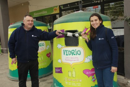 Incentivan la acción de reciclar botellas y frascos de vidrio
