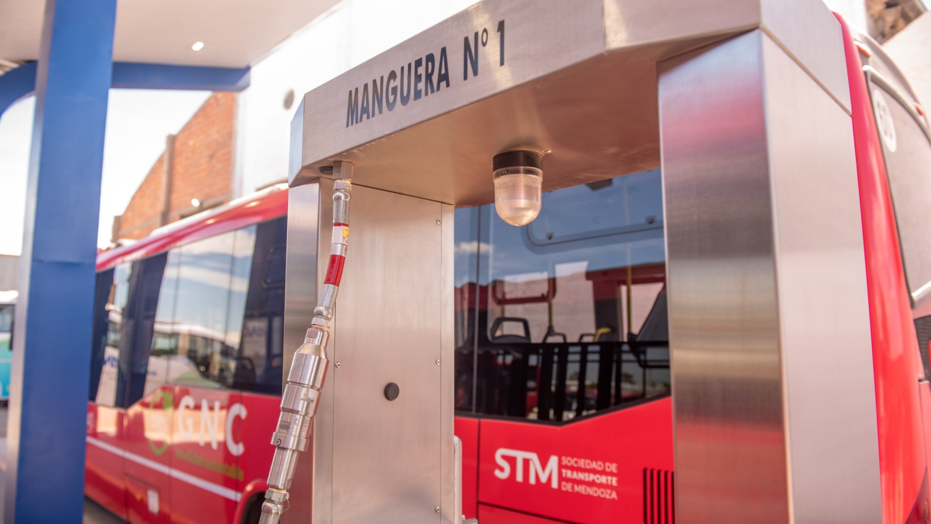 Conocé la primera estación de carga de GNC para colectivos