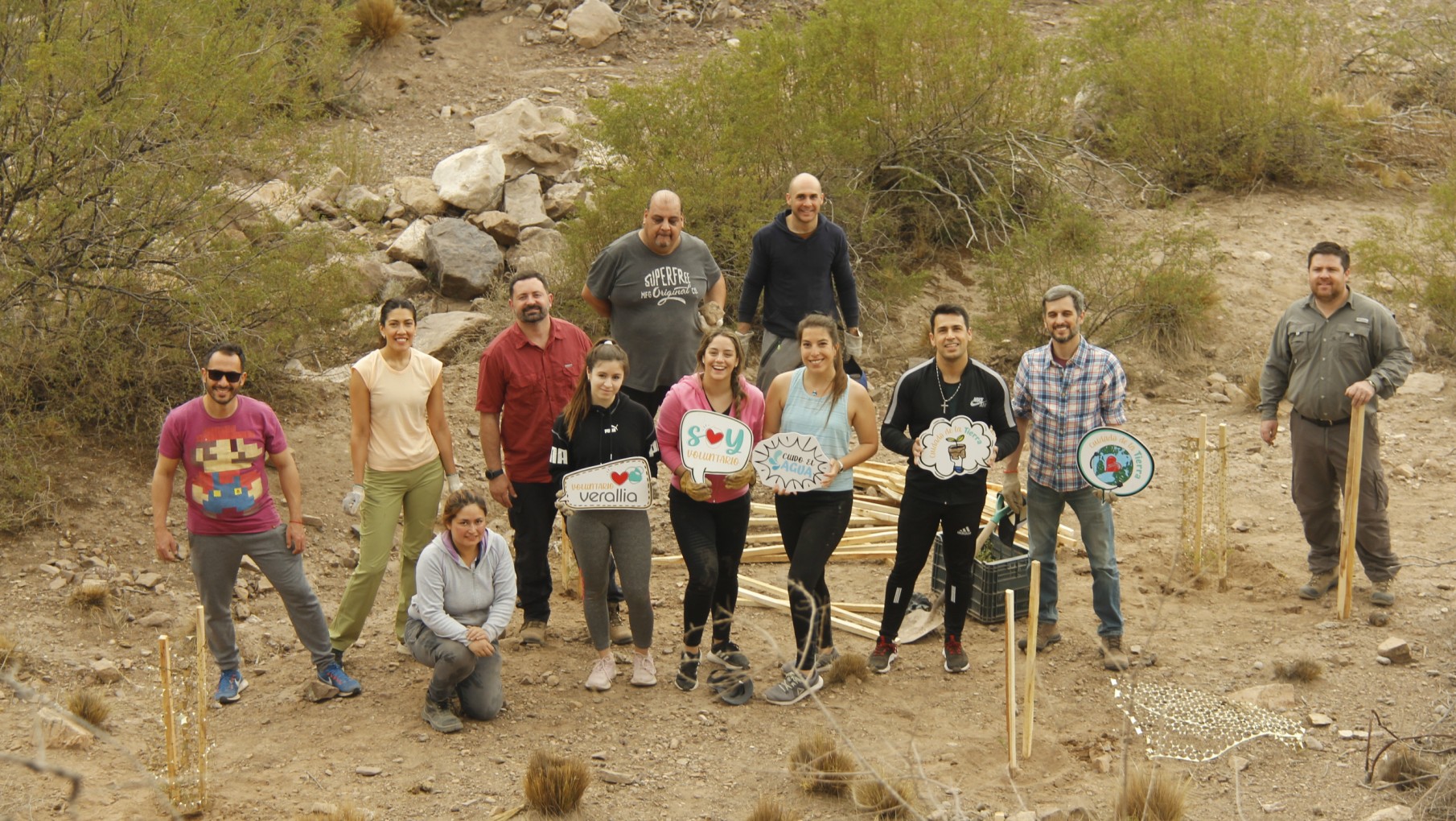 Continúa el plan de reforestación del Cerro Arco, de la mano de Verallia Argentina