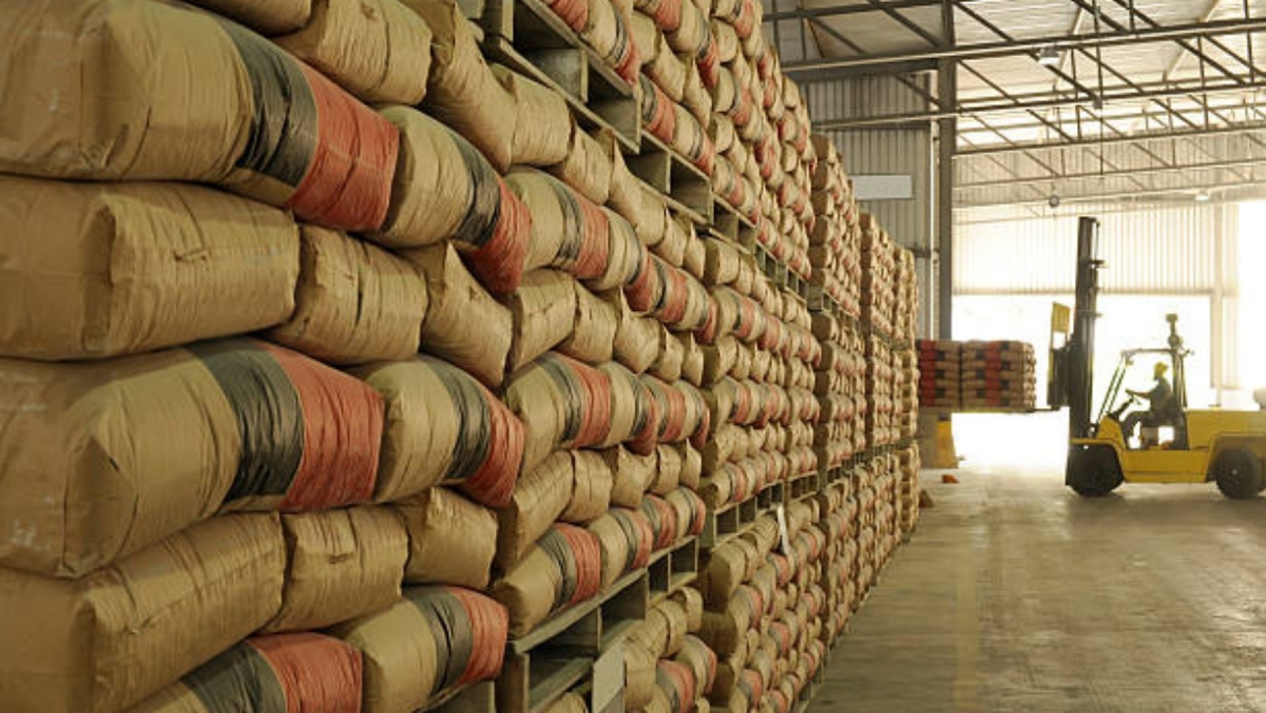 Problemas de reposición y la remarcación de precios afectan las ventas en ferreterías y corralones