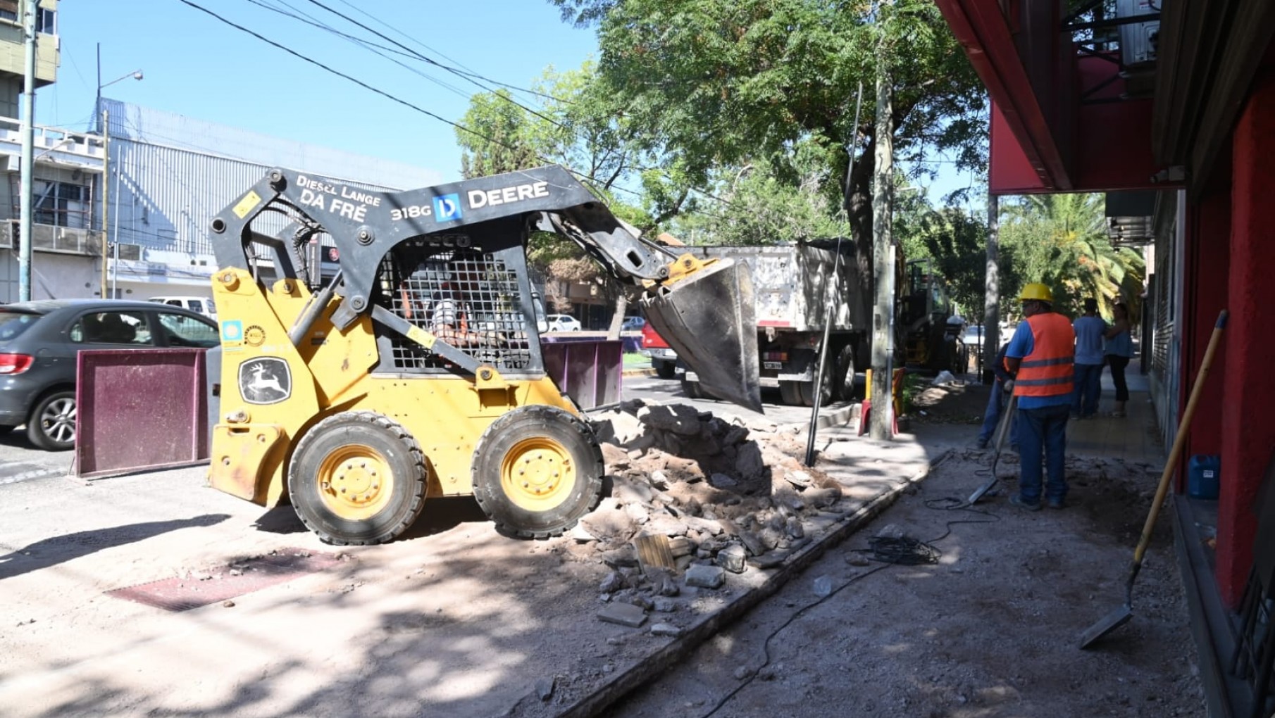 Iniciaron las obras de remodelación integral de calle San Martín