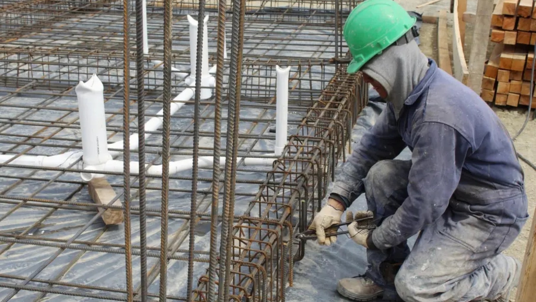 La venta de insumos para la construcción cayó 26,6% en febrero